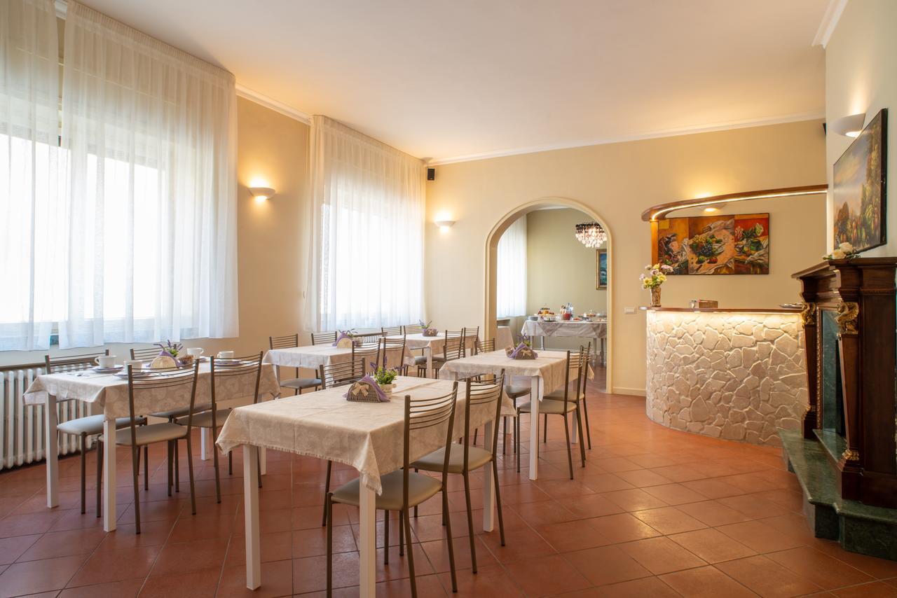 Villa Domus Salento Suites & Rooms Con Parcheggio Privato In Loco Lecce Kültér fotó
