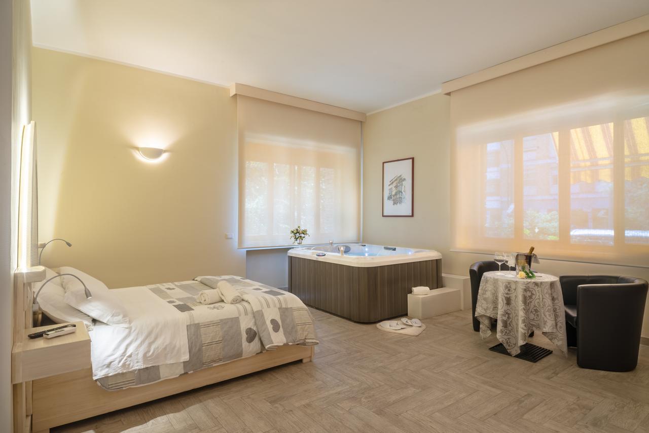 Villa Domus Salento Suites & Rooms Con Parcheggio Privato In Loco Lecce Kültér fotó