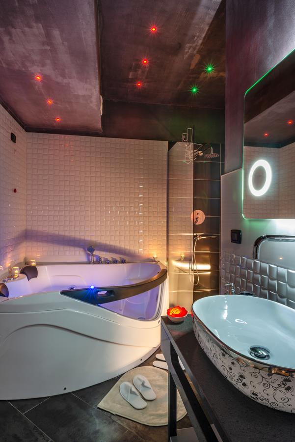Villa Domus Salento Suites & Rooms Con Parcheggio Privato In Loco Lecce Kültér fotó